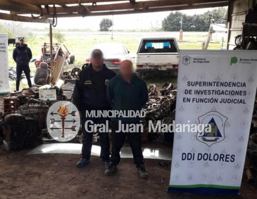 Clausuraron un taller clandestino, incautaron casi medio millar de aut