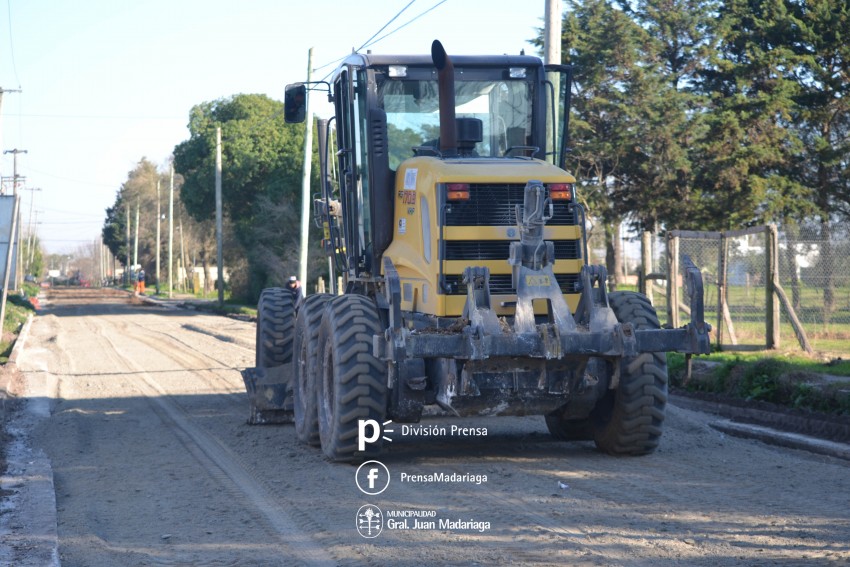 Preparan las bases de distintas calles para continuar con la obra de p