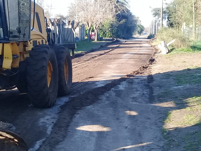 Preparan las bases de distintas calles para continuar con la obra de p