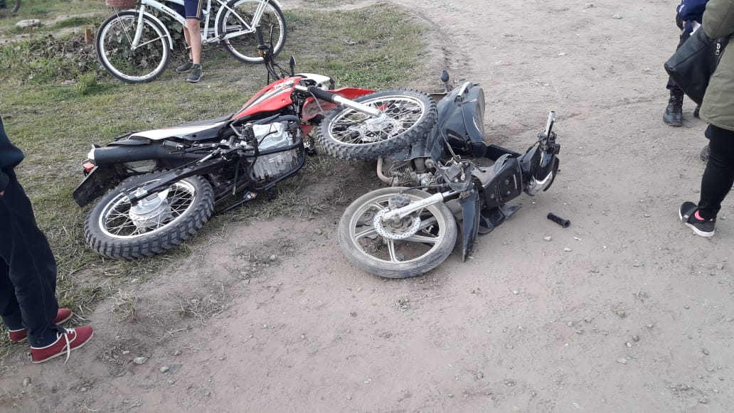 Choque entre motos deja dos heridos