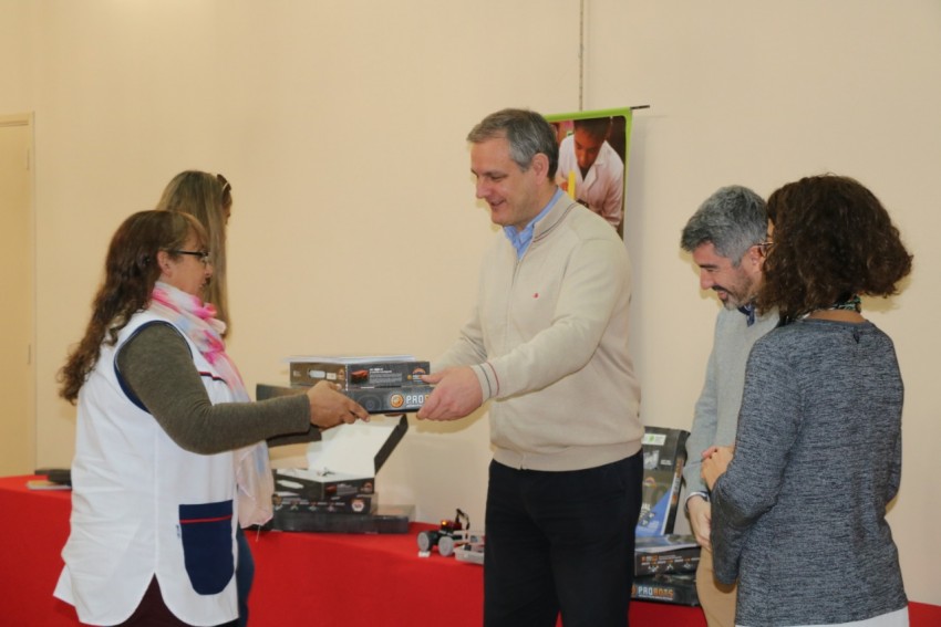 Madariaga recibi 91 kits de robtica educativa