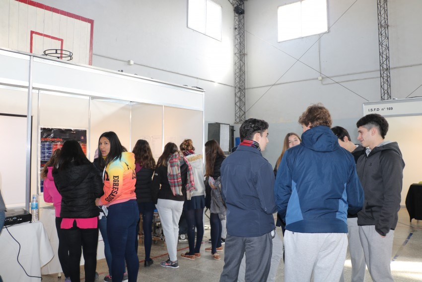 Inici la expo educativa con excelente concurrencia de jvenes y varie