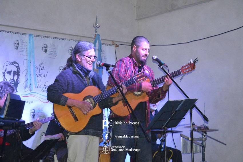 Con las instalaciones colmadas se realiz una nueva pea de la Fiesta 