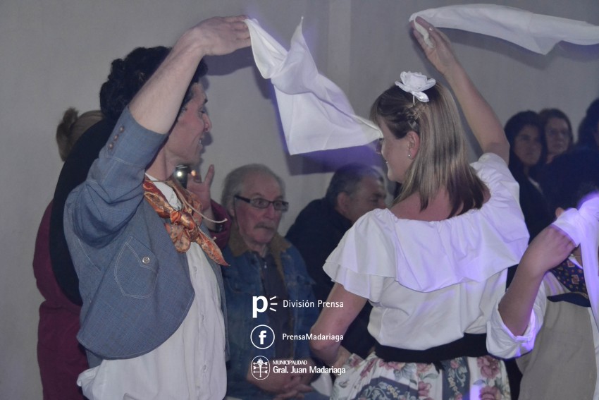 Con las instalaciones colmadas se realiz una nueva pea de la Fiesta 