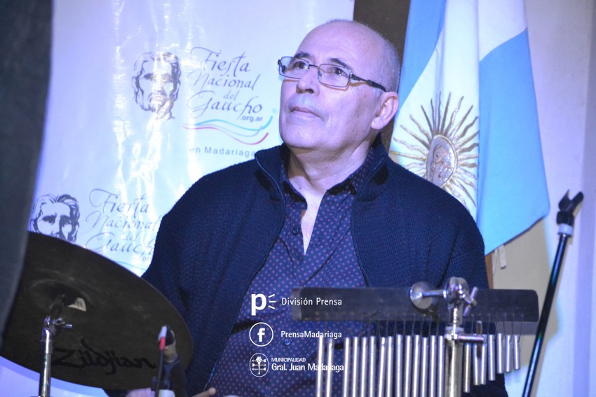 Con las instalaciones colmadas se realiz una nueva pea de la Fiesta 