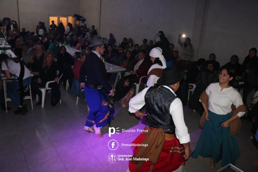 Con las instalaciones colmadas se realiz una nueva pea de la Fiesta 