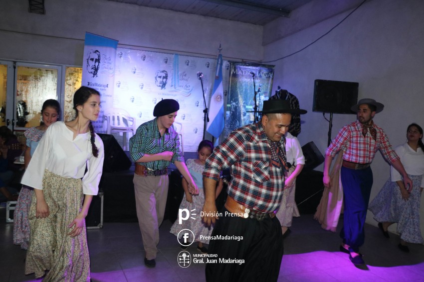 Con las instalaciones colmadas se realiz una nueva pea de la Fiesta 