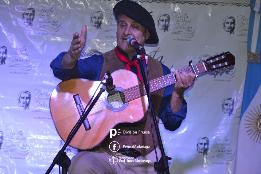 Con las instalaciones colmadas se realiz una nueva pea de la Fiesta 