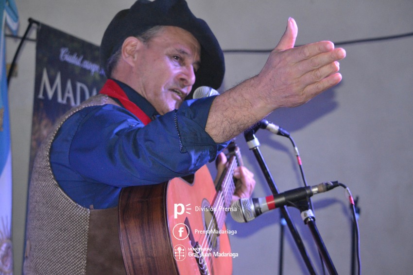 Con las instalaciones colmadas se realiz una nueva pea de la Fiesta 