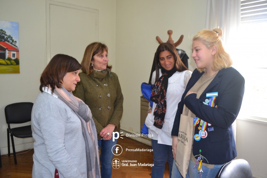 Lola; la madariaguense que viajar a Hungra por un intercambio se reu