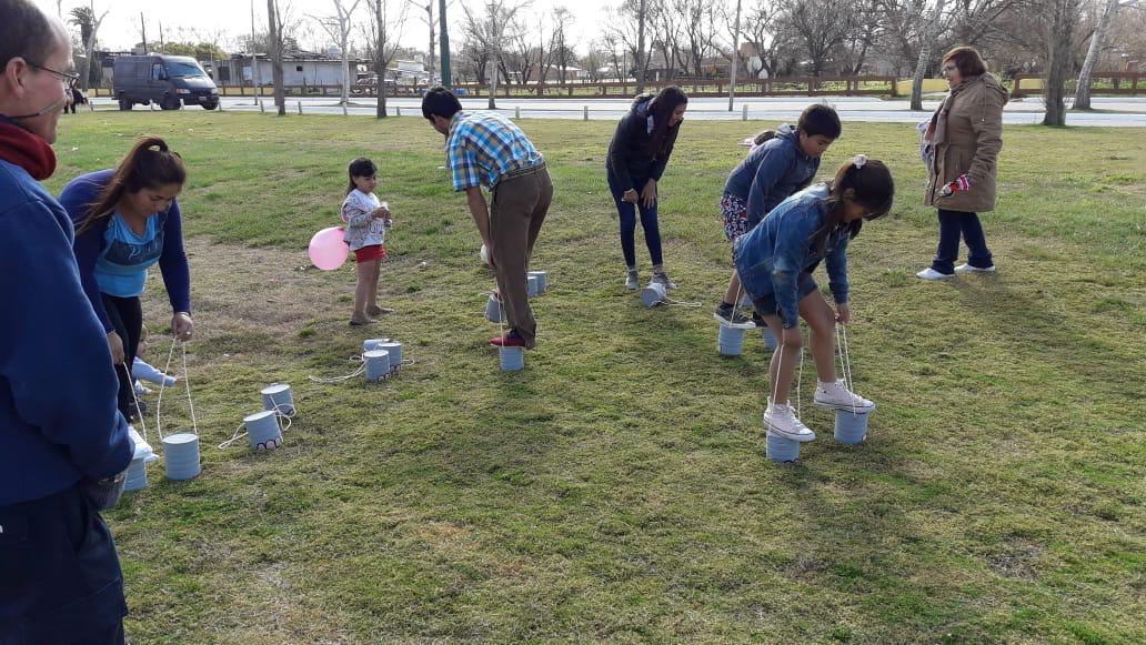 Casi 5.000 personas se dieron cita en el Paseo del Bicentenario por lo