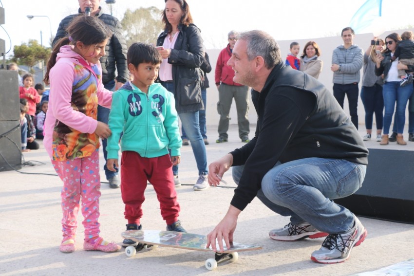 Casi 5.000 personas se dieron cita en el Paseo del Bicentenario por lo