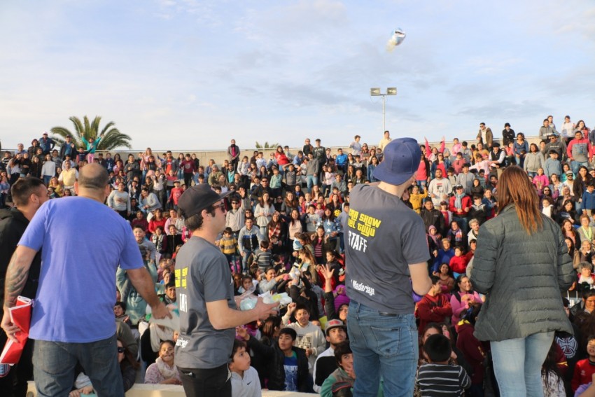 Casi 5.000 personas se dieron cita en el Paseo del Bicentenario por lo