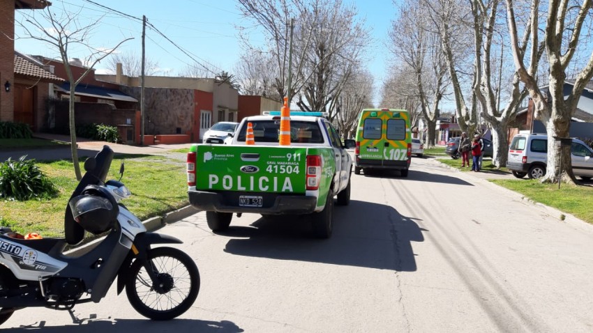 Choque entre auto y moto slo dej daos materiales