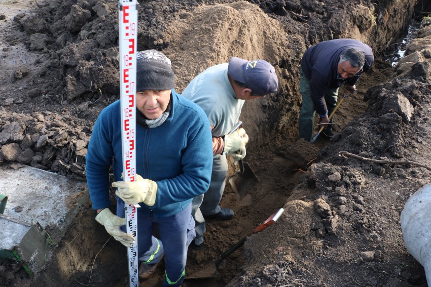 Comenzaron las obras de entubado de desagües en el barrio Argentino Lu