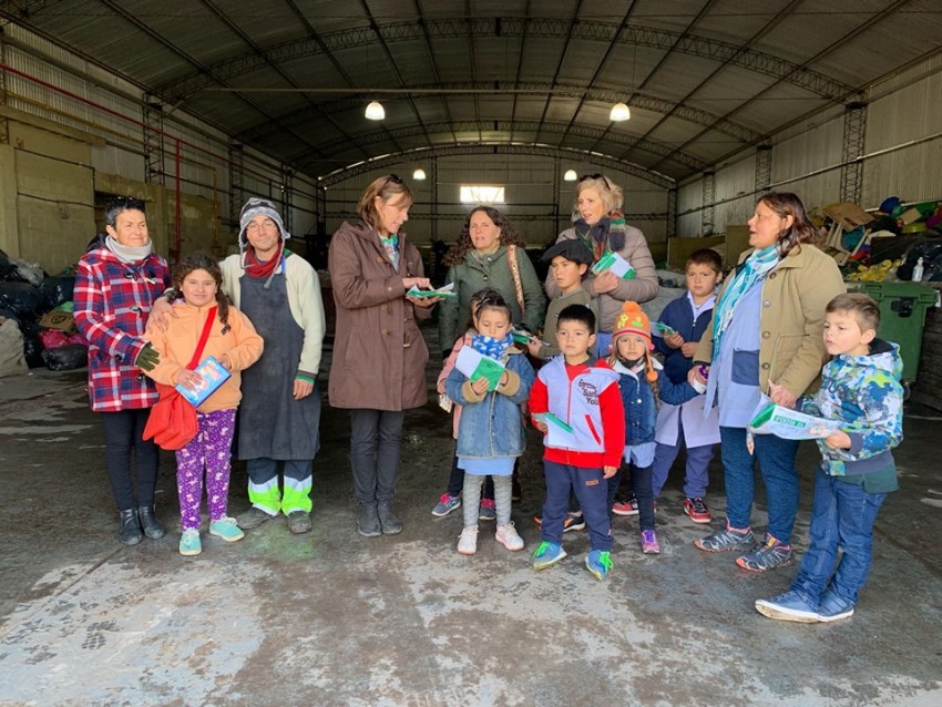 Alumnos de Juan Chico y Santa Yola recorrieron el Vivero Municipal y l
