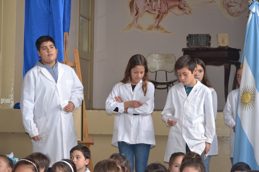 Recordaron a Domingo Faustino Sarmiento en la escuela primaria que lle