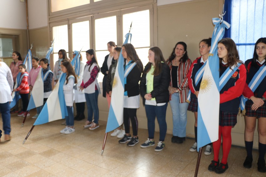 Recordaron a Domingo Faustino Sarmiento en la escuela primaria que lle