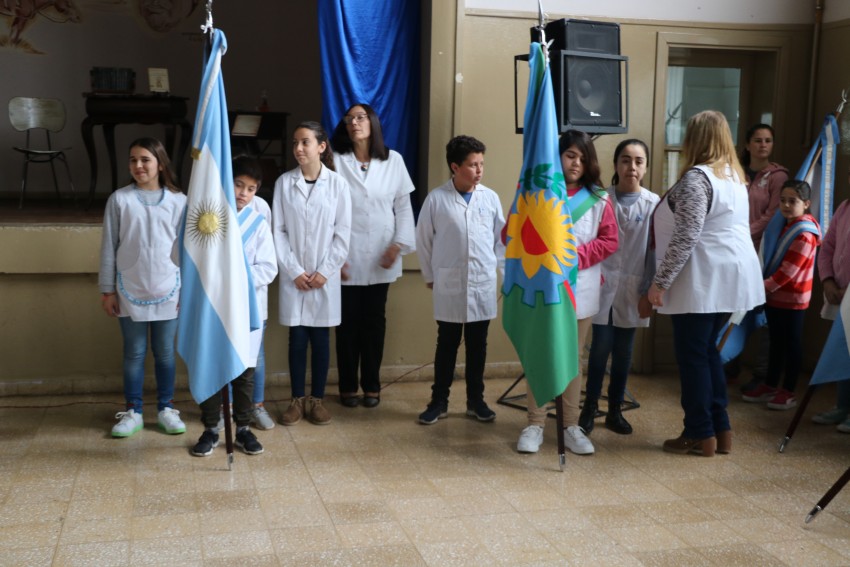 Recordaron a Domingo Faustino Sarmiento en la escuela primaria que lle