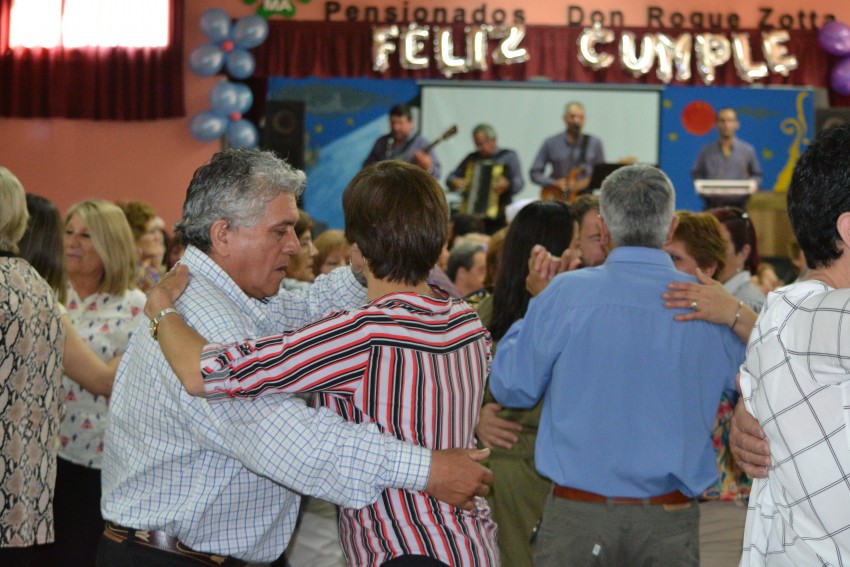 El Centro de Jubilados celebr su aniversario N 43