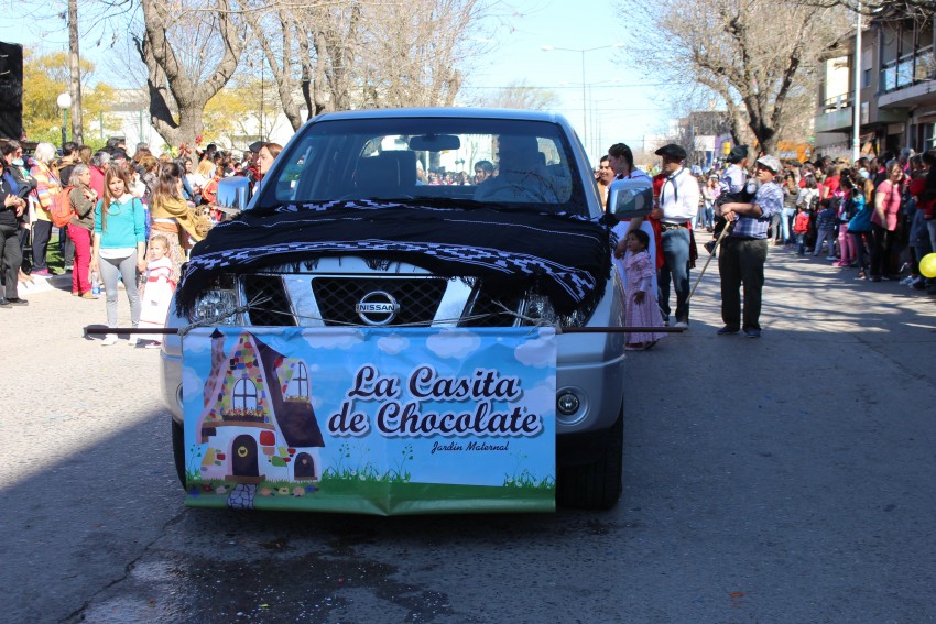 El desfile de la primavera congreg a ms de 40 instituciones