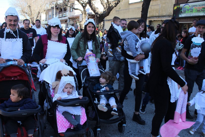 El desfile de la primavera congreg a ms de 40 instituciones