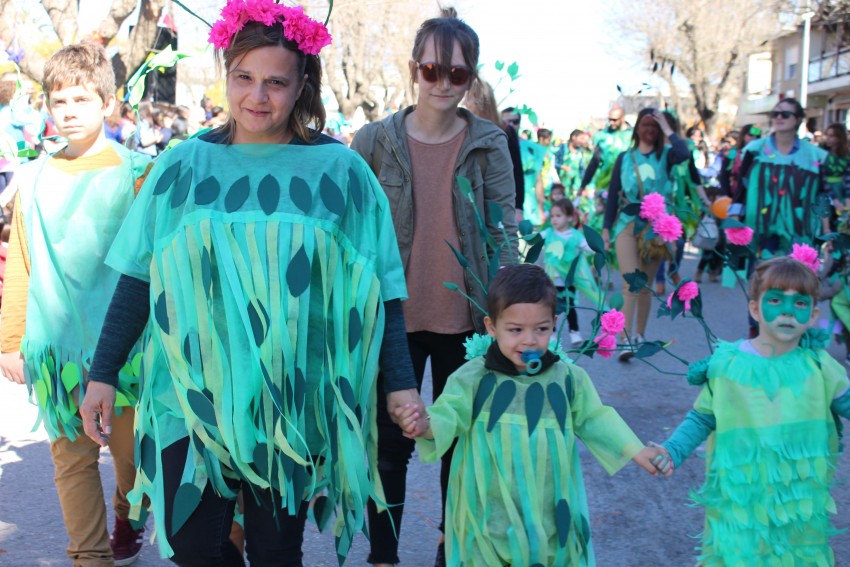 El desfile de la primavera congreg a ms de 40 instituciones