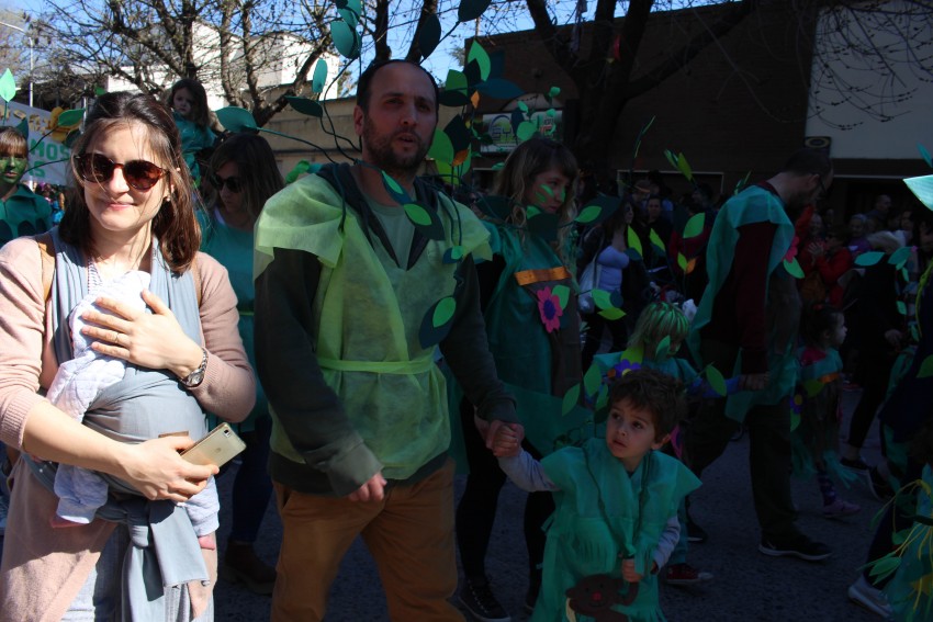 El desfile de la primavera congreg a ms de 40 instituciones