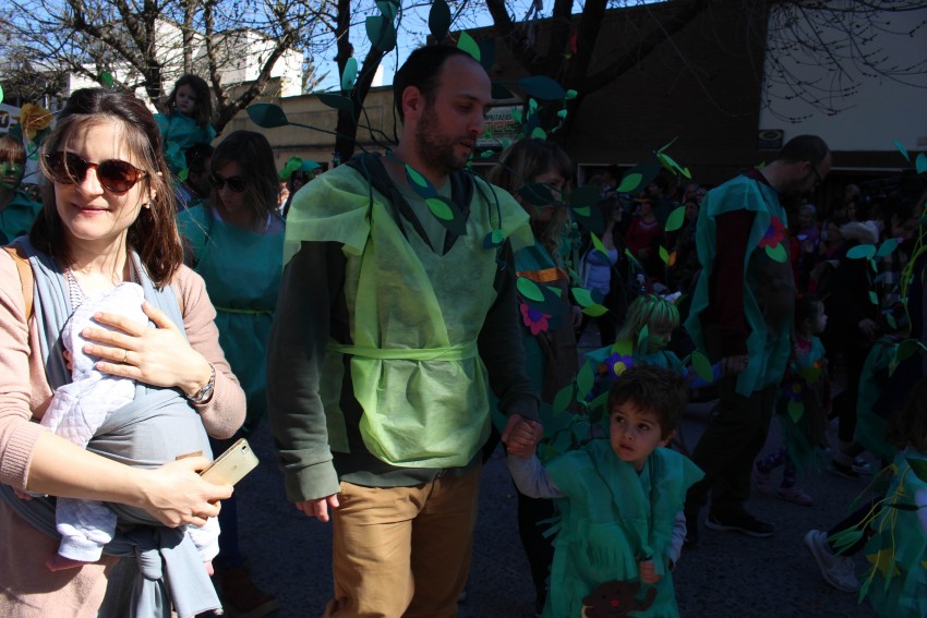 El desfile de la primavera congreg a ms de 40 instituciones