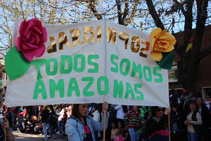 El desfile de la primavera congreg a ms de 40 instituciones