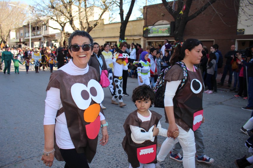 El desfile de la primavera congreg a ms de 40 instituciones