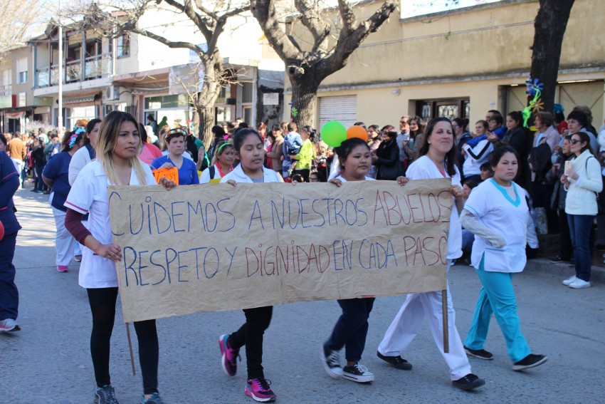 El desfile de la primavera congreg a ms de 40 instituciones