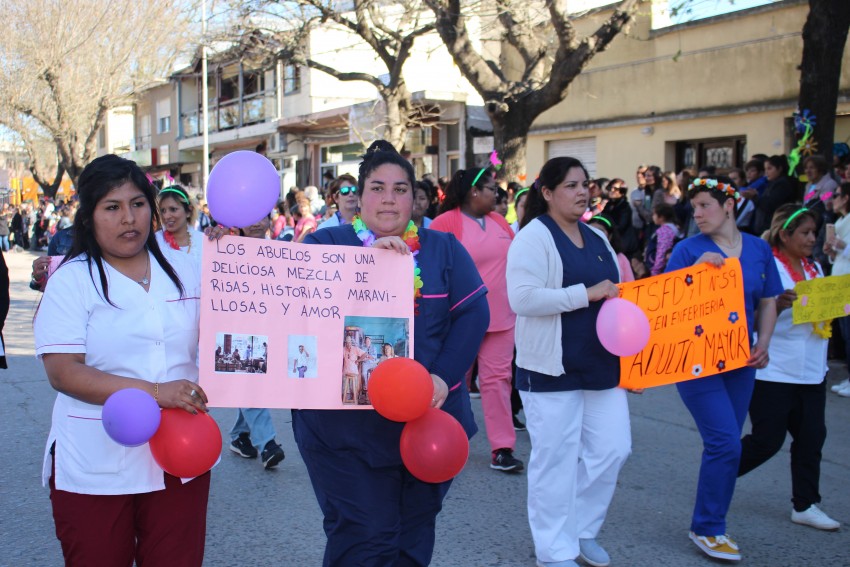 El desfile de la primavera congreg a ms de 40 instituciones
