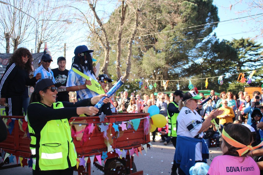 El desfile de la primavera congreg a ms de 40 instituciones