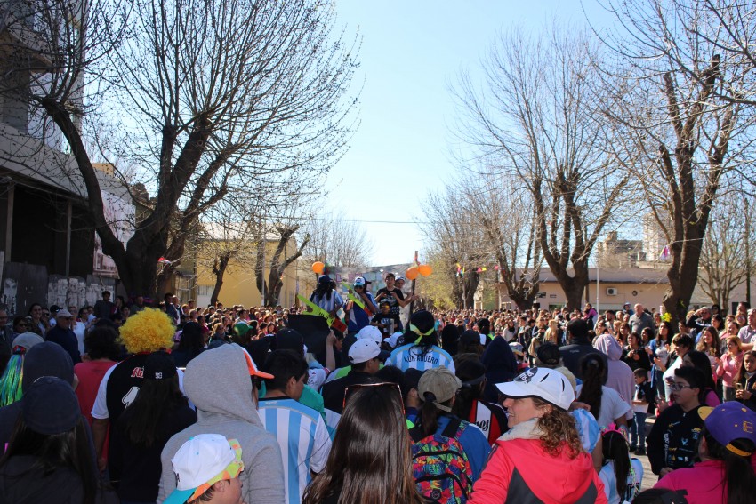 El desfile de la primavera congreg a ms de 40 instituciones