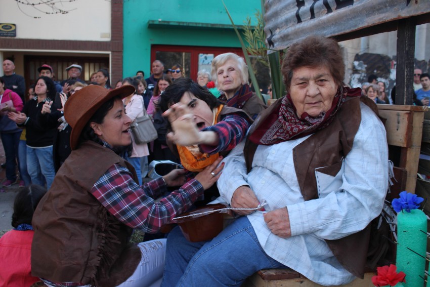 El desfile de la primavera congreg a ms de 40 instituciones