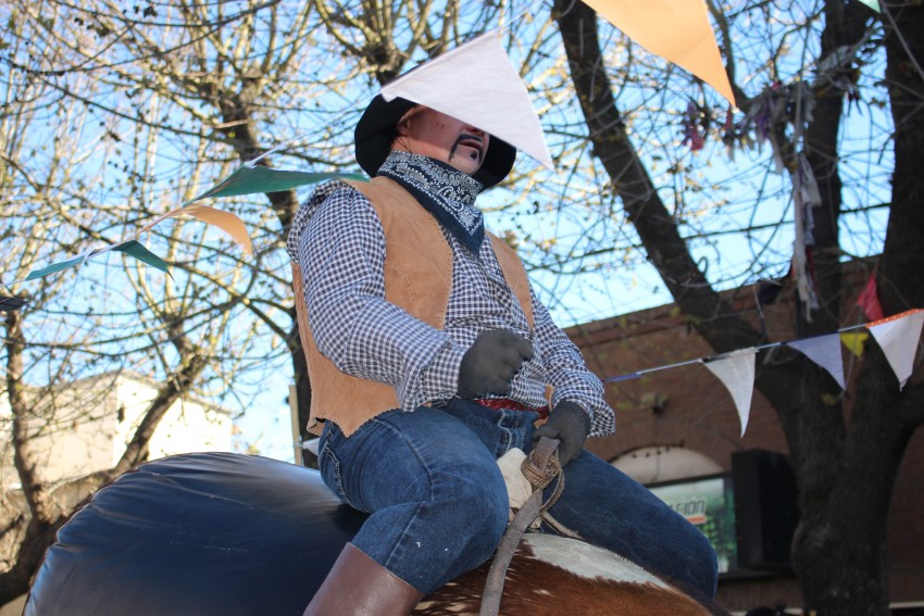 El desfile de la primavera congreg a ms de 40 instituciones