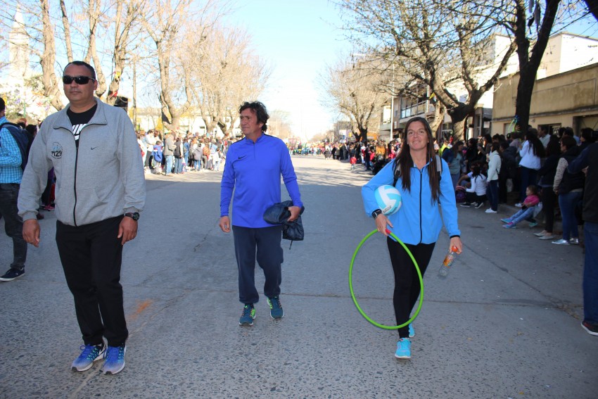 El desfile de la primavera congreg a ms de 40 instituciones