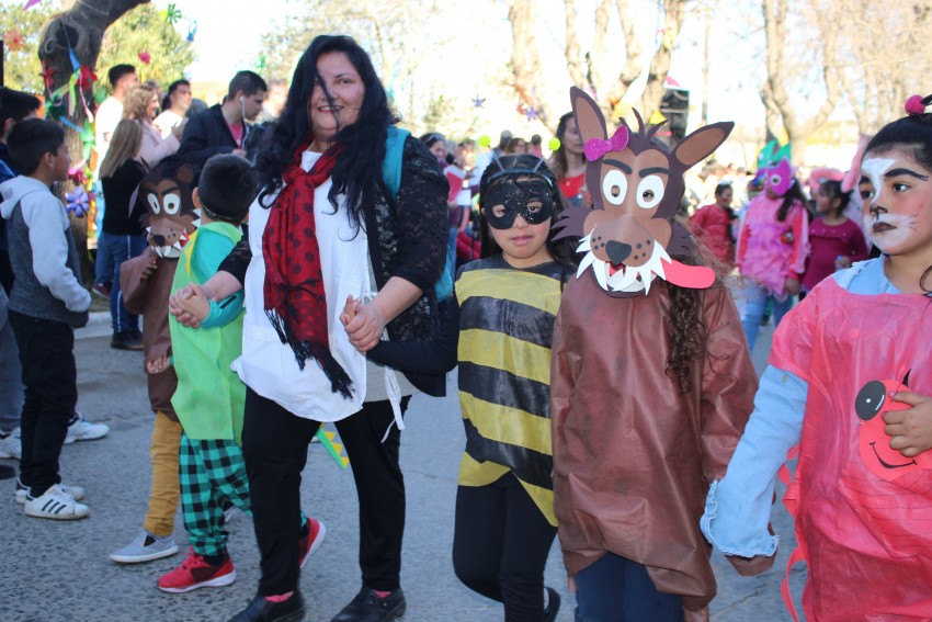 El desfile de la primavera congreg a ms de 40 instituciones