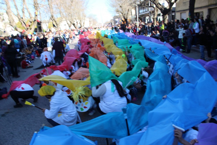 El desfile de la primavera congreg a ms de 40 instituciones