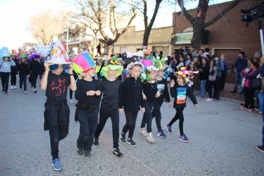 El desfile de la primavera congreg a ms de 40 instituciones
