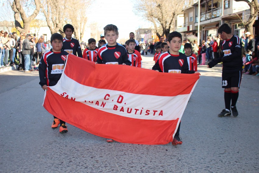 El desfile de la primavera congreg a ms de 40 instituciones