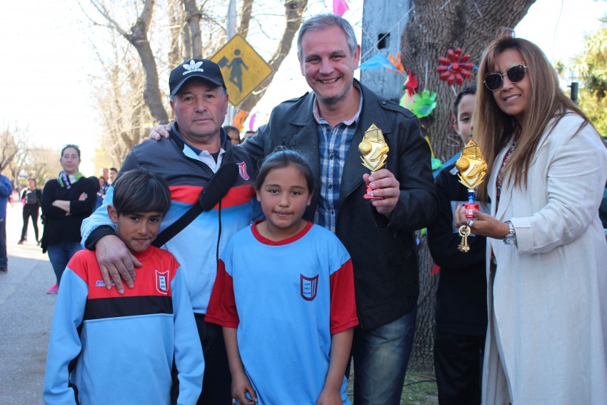 El desfile de la primavera congreg a ms de 40 instituciones