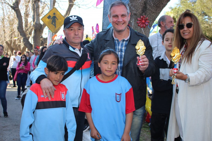 El desfile de la primavera congreg a ms de 40 instituciones
