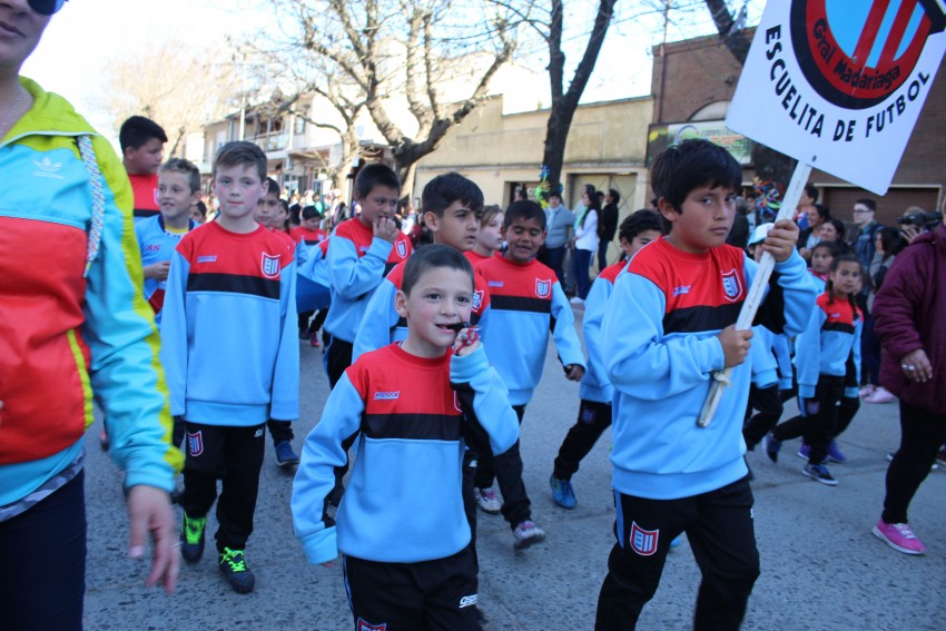 El desfile de la primavera congreg a ms de 40 instituciones