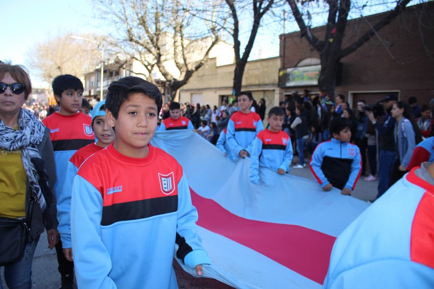 El desfile de la primavera congreg a ms de 40 instituciones