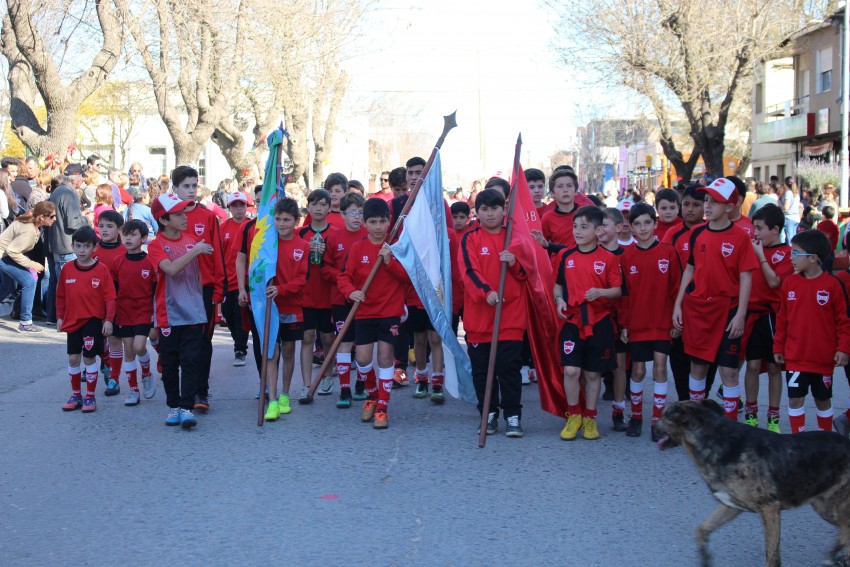 El desfile de la primavera congreg a ms de 40 instituciones