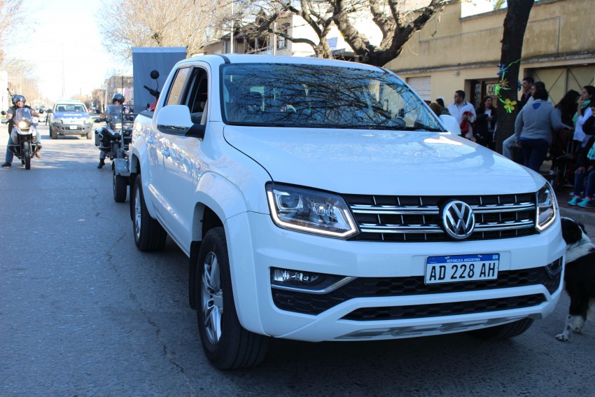 El desfile de la primavera congreg a ms de 40 instituciones