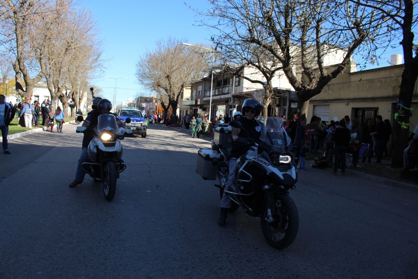 El desfile de la primavera congreg a ms de 40 instituciones