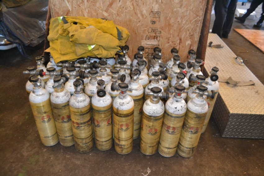 El intendente particip de la llegada del contenedor con donaciones pa